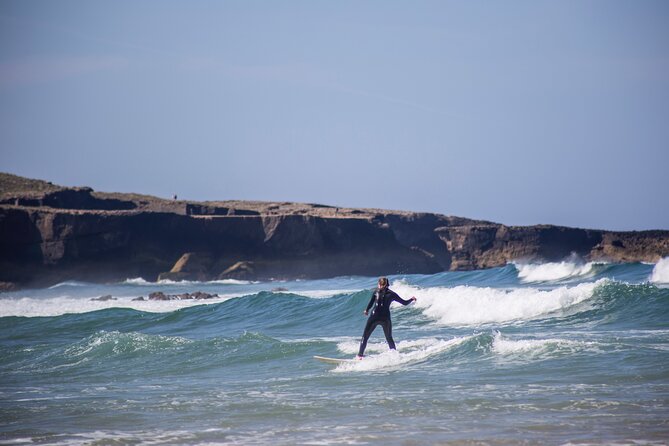 2-Hour Surf Lesson in Alentejo - The 2-hour rhythm: theory, warm-up, then 90 minutes in the water