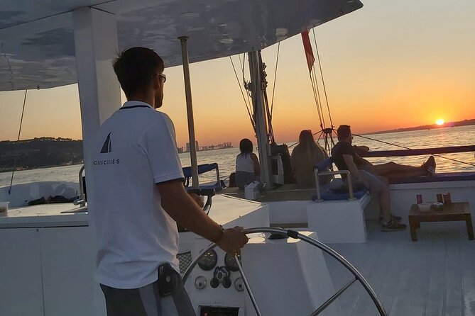 2H Private Sailing Catamaran "Vertigo" Tour in Lisbon up to 18pax - Ponte 25 de Abril and the Cristo Rei sightline