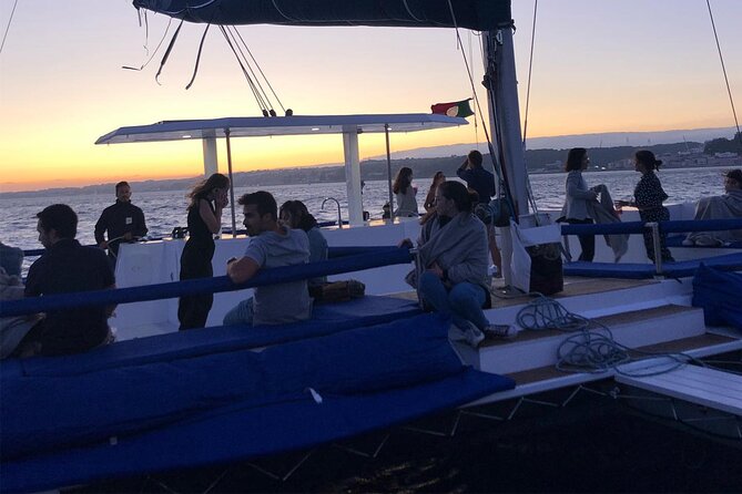 2H Private Sailing Catamaran "Vertigo" Tour in Lisbon up to 18pax - Praça do Comércio: finishing with Lisbon’s waterfront grandeur