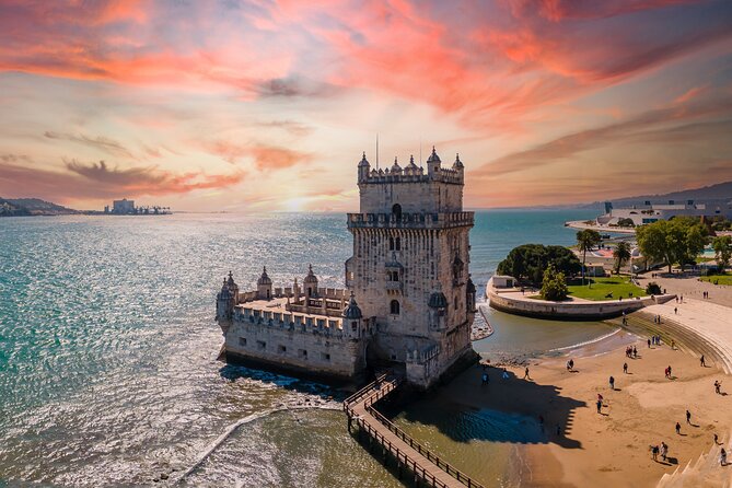 360º Lisbon: Helicopter Flight, Boat Trip and Old Town Walking - The 8-Minute Helicopter Flight Over Lisbon: The Big Finish