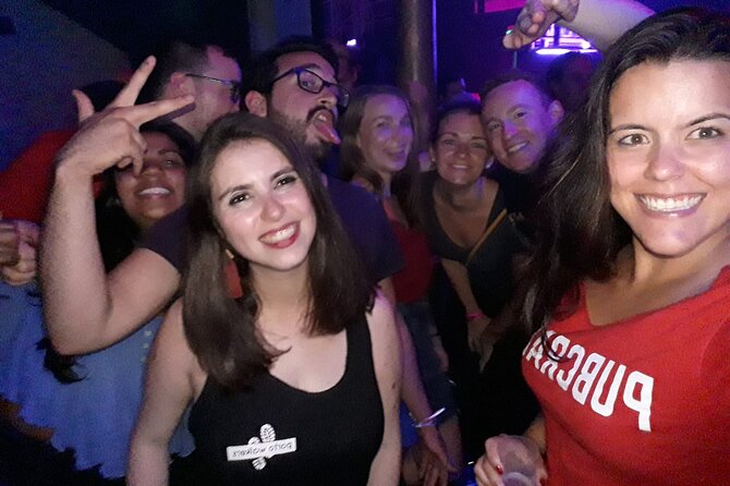4-hour Guided Porto Pub Crawl with 6 drinks and VIP CLUBentry - Finding the Red Umbrella at Fonte dos Leões