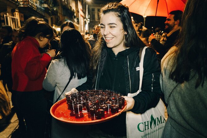 4-hour Guided Porto Pub Crawl with 6 drinks and VIP CLUBentry - The Host Energy and How This Tour Helps You Socialize