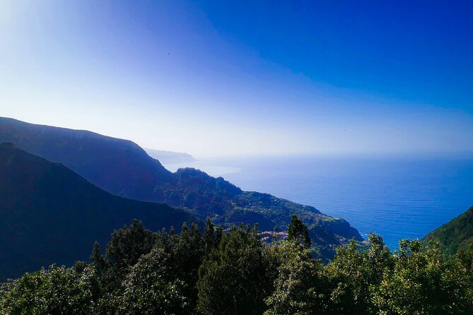 4x4 Jeep Tour to East & Northeast of Madeira - Santana’s triangular houses, 2 hours to enter and take it slowly