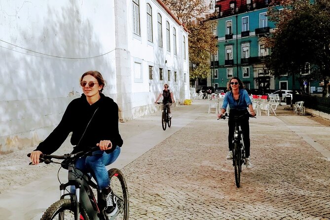 7 Hills and 14 Viewpoints - Lisbon E-Bike Tour - Miradouro Sao Pedro de Alcantara: the big-picture start