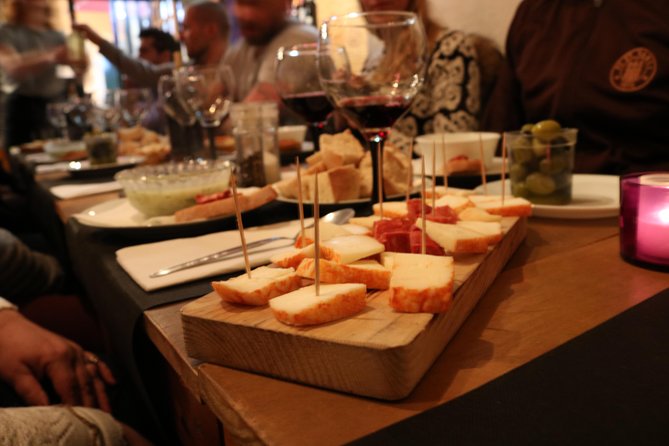 A True Taste of Lisbon: Portuguese Tapas, Wine & Surprise Drink - Key things to know before you go