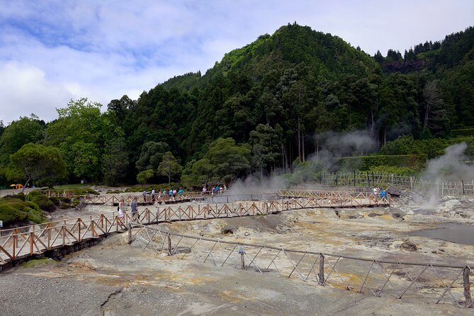 Adventure in the Furnas, with volcanoes, lagoons and tea plantations - Miradouro Pico Do Ferro: Fast Views Over Furnas Valley