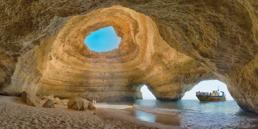 Albufeira: 2.5-Hour Benagil Caves & Dolphin Watching - Guides and onboard info: the difference between a ride and a story
