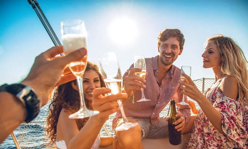 Albufeira: Algarve Sunset Sailing Experience - Snacks and Local Delicacies, What Comes With Your Pour