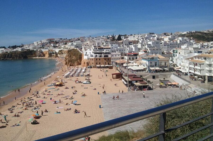 Albufeira: Beaches, Old Town, and Salgados Lagoon Jeep Tour - Price and Value: Is $35 for 3 Hours a Good Deal?