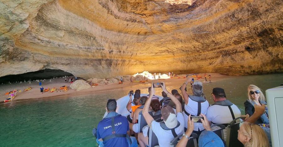 Albufeira: Benagil Cave and Dolphin Sightseeing Boat Cruise - What you see on the ride out, from Arrifes to Armação de Pêra