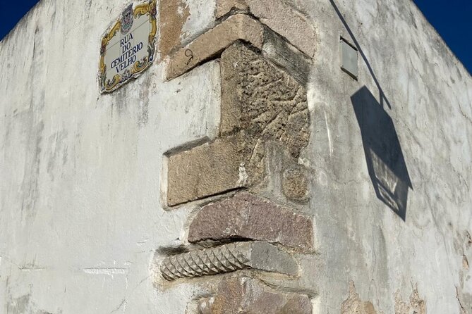 Albufeira History Walking Tour with Wine and Tapas - Wine and tapas at the end: how to enjoy the taberna stop