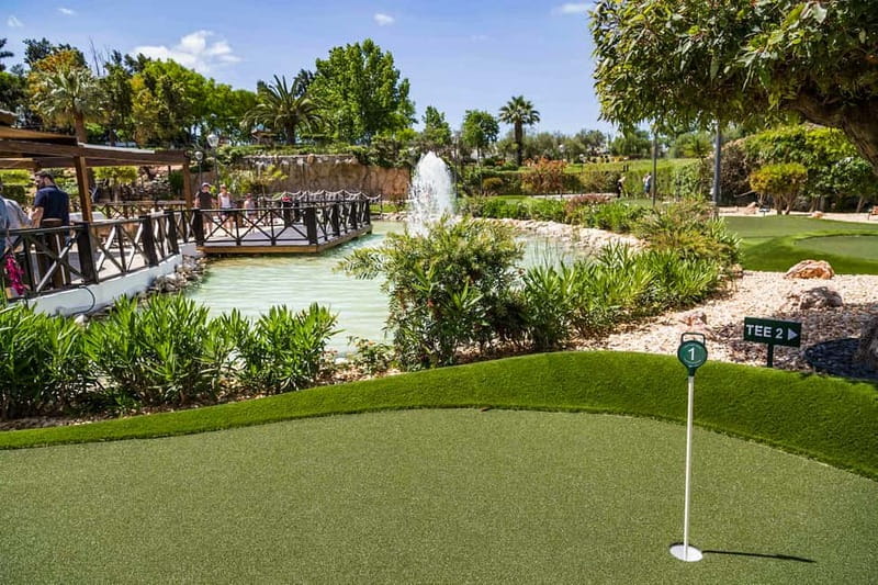 Albufeira: MiniGolf Adventure Park Entry Ticket - Family, Couples, and Small Groups, Who This Fits Best