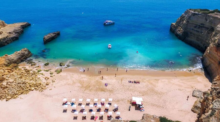 Albufeira: Sightseeing Cruise with Beach BBQ and Open Bar - Key things that make this cruise work
