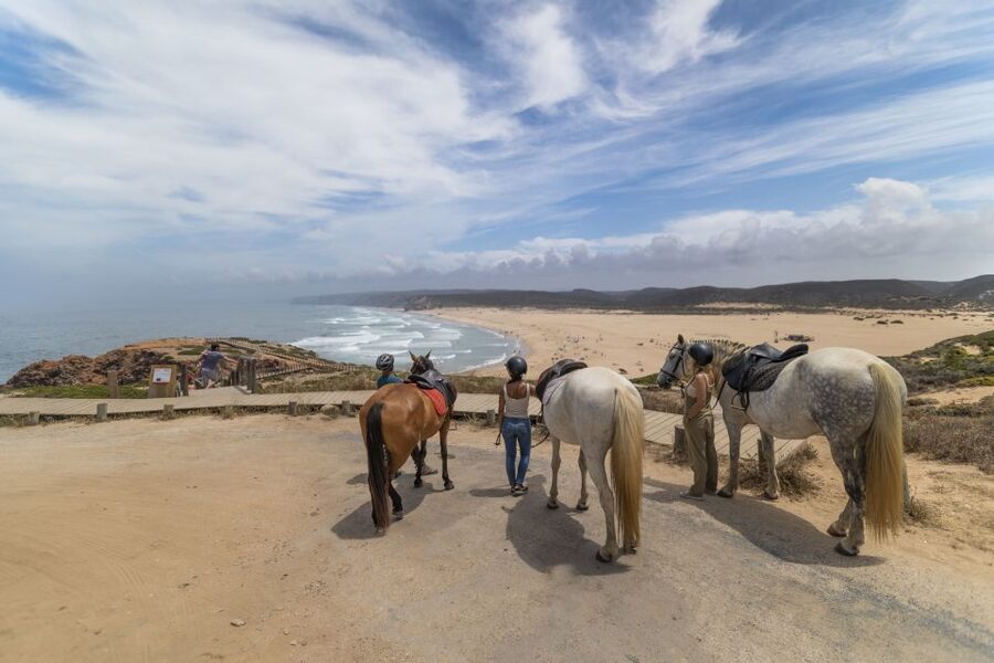 Algarve: 1-Hour Carrapateira Horseback Riding Tour - Guides and pacing, including Nelson and Bea