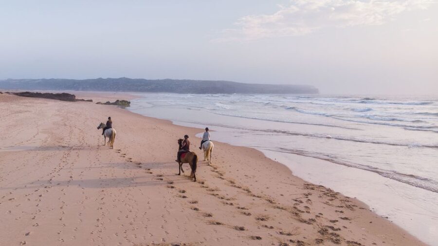 Algarve: Horse Riding Beach Tour at Sunset or Morning - Where the tour starts in Carrapateira and why arriving early helps