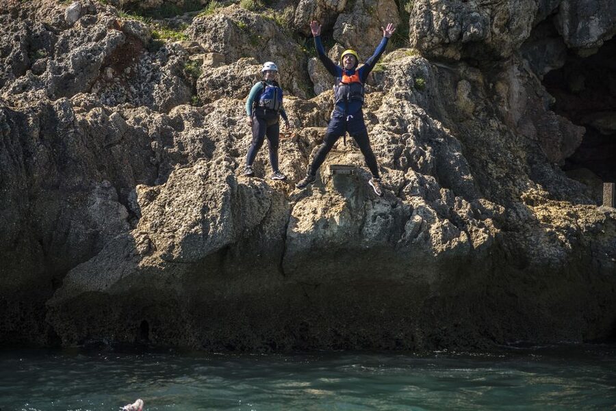 Arrábida: Setubal, Sesimbra Coasteering & Speedboat Tour - Arrábida caves and secret beaches: Portinho da Arrábida and Ribeiro do Cavalo