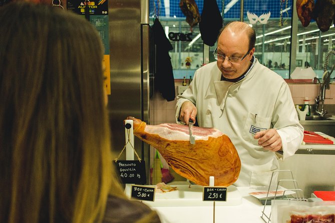 Authentic Food and Wine Tour in Porto by Food Lover Tour - The Market Walk in 45 Minutes: What to Focus On
