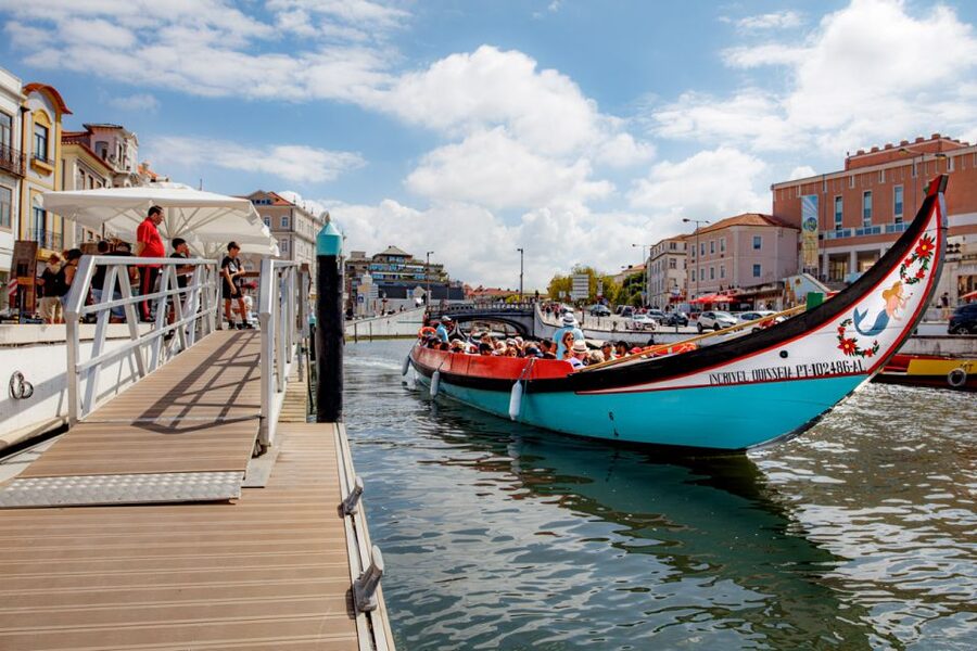 Aveiro: Scenic Guided Boat Tour - Meet your guide: multilingual, funny, and built for interaction