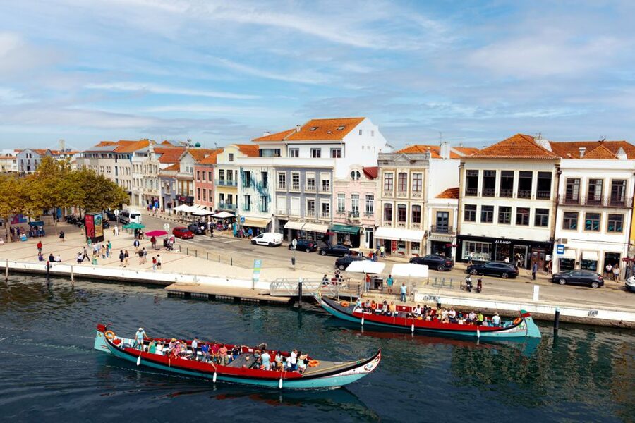 Aveiro: Scenic Guided Boat Tour - Where to meet, what to look for, and how to arrive easily