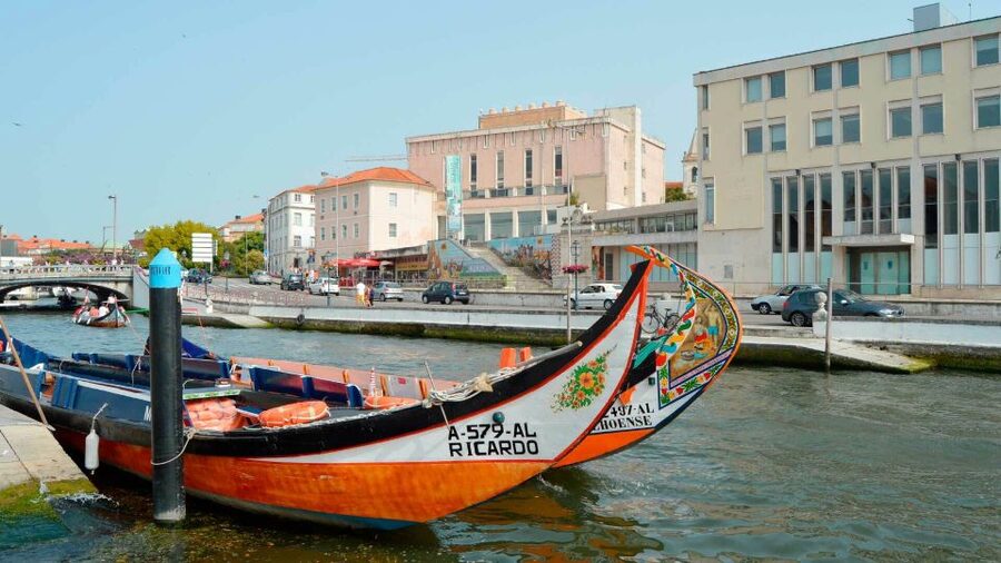 Aveiro: Traditional Moliceiro Boat Cruise - Why the Moliceiro boat is the smartest first look at Aveiro
