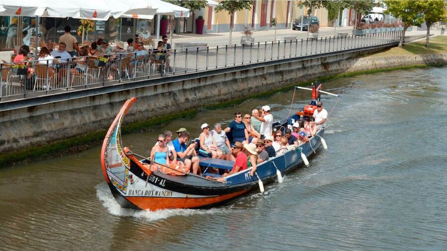 Aveiro: Traditional Moliceiro Boat Cruise - Largo do Jardim do Rossio to the canals, what you’ll see in 45 minutes