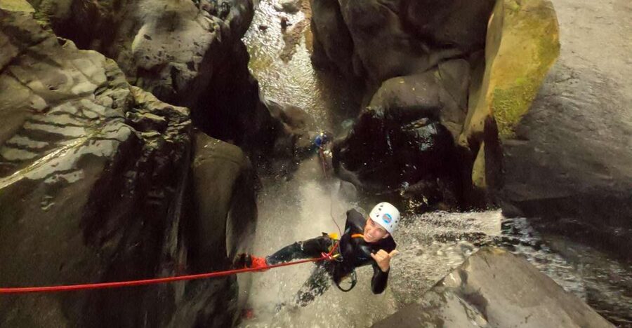 Azores: Canyoning in Salto do Cabrito - Gear up and safety briefing: how the guides set you up