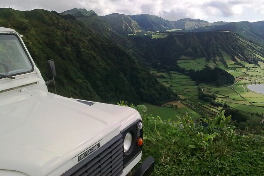 Azores: Sete Cidades Scenic Jeep Tour from Ponta Delgada - Why a 4WD Sete Cidades Tour Beats Bus Sightseeing