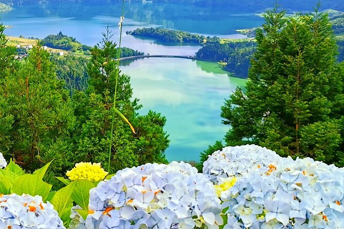 Azores: Shore Excursion Sete Cidades - Blue & Green Twin Crater Lakes - Vista do Rei: where the blue and green idea becomes real