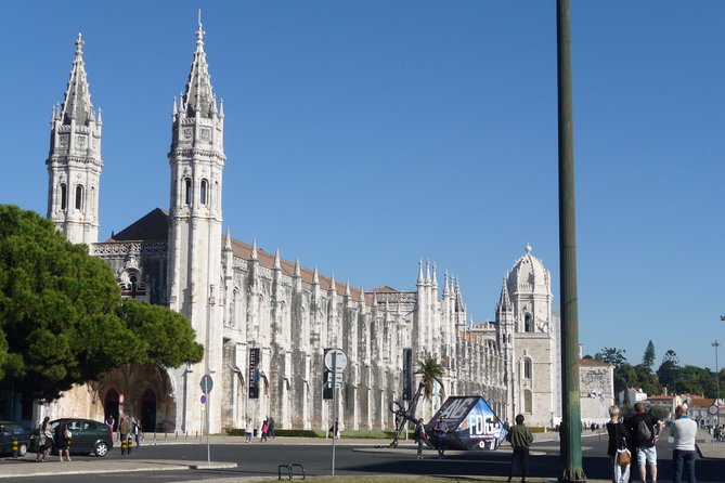 Belem and Jeronimos Monastery Guided Small Group Walking Tour - Belém Tower and Padrão dos Descobrimentos: exterior views with context