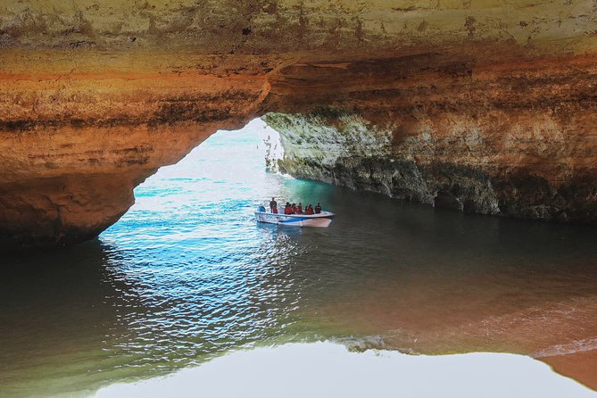 Benagil Boat Tour with Local Guide - Comfort and Group Size: Why 18 People Max Helps