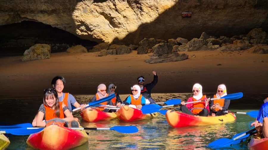 Benagil: Caves, Beaches, and Secret Spots Guided Kayak Tour - Finding O Litoral, Meeting Your Guide, and Getting Properly Kitted