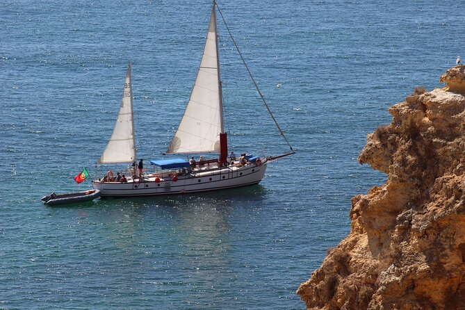 Benagil Coastline Tour - Allboat - Crew energy and what to listen for (Johnny included)