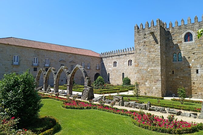Best of Braga and Guimaraes Day Trip from Porto - Pacing, groups, and the language factor you should plan for