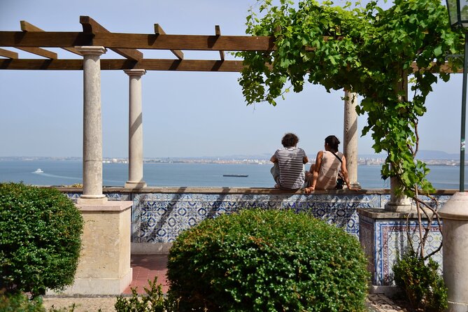Best of Lisbon Small-Group Guided Walking Tour - Miradouro Chão do Loureiro: the viewpoint break that makes the walking worth it