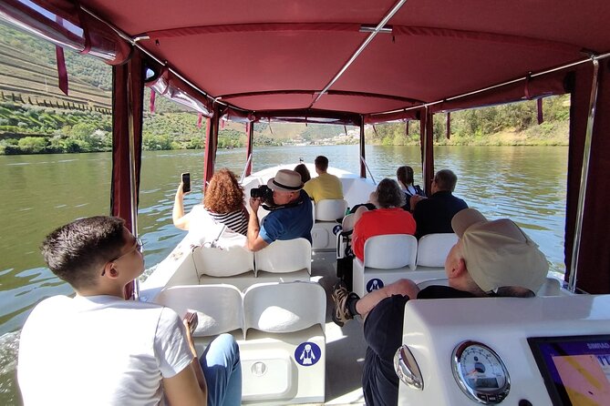 Boat tour 50min through the river Douro in Pinhão - Getting Comfortable Aboard, Safety and the Reality of a Small Boat