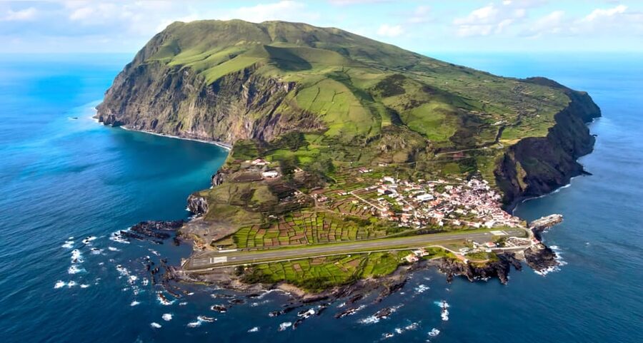 Boat Trip to Corvo and Island Sightseeing Tour - Why Corvo is worth the extra hour on the water