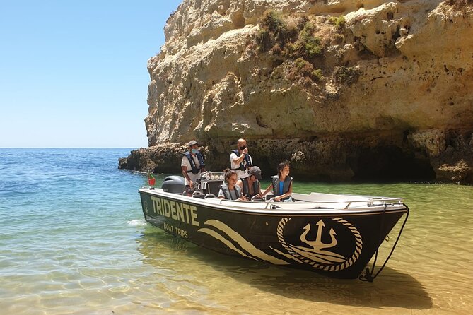Boat Trip to the Benagil Caves from Armação de Pêra - The 1-hour route: how you get from Armação de Pêra to Benagil