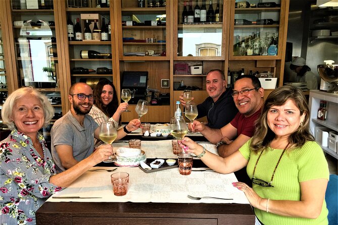 Braga & Guimarães Small Group Tour: Lunch & All Tickets Included - Guimarães Historic Center Stroll and Time for Shopping