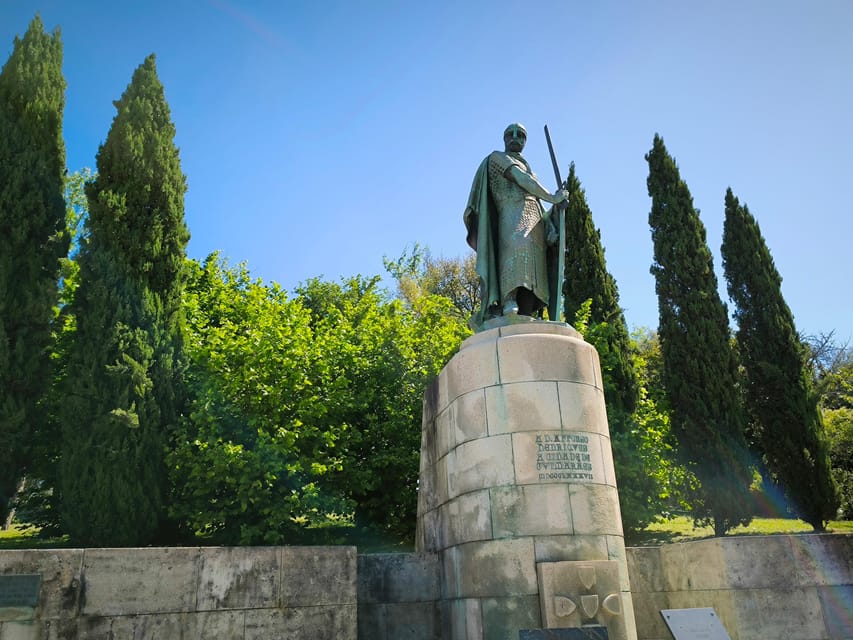 Braga & Guimarães Tour: Small Historical Group Tour - Porto to Minho, the small-group rhythm