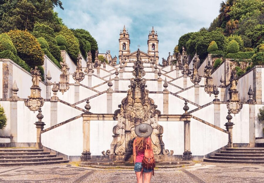 Braga & Guimarães Tour: Small Historical Group Tour - Braga Cathedral and the 11th-century core of the city