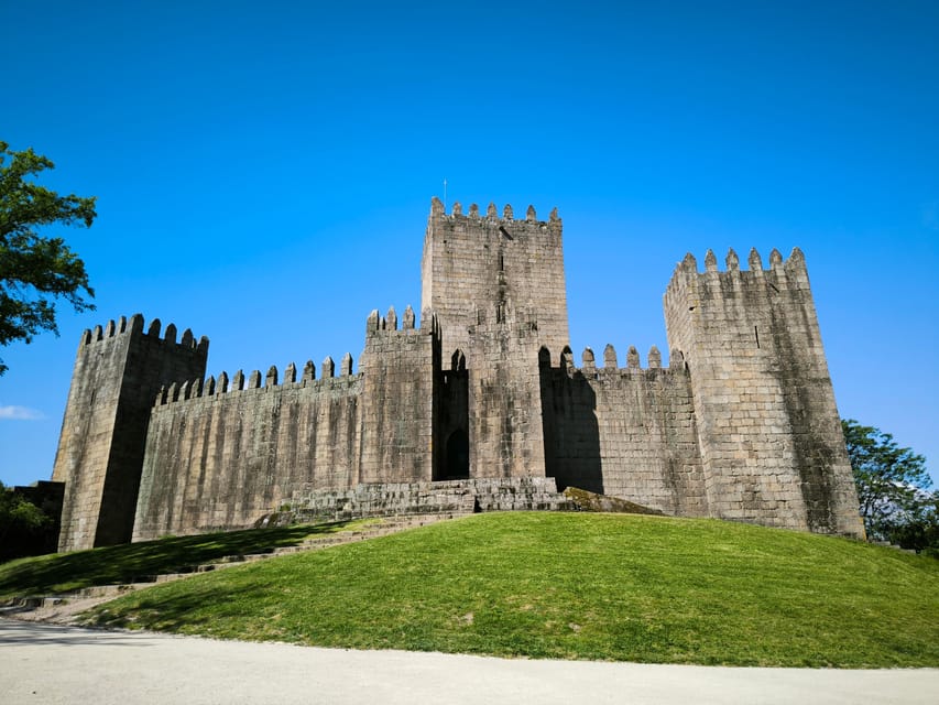 Braga & Guimarães Tour: Small Historical Group Tour - Bom Jesus do Monte: a guided stop that sets the tone in Braga