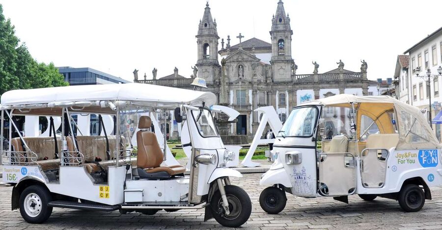 Braga: Tuk Tuk City Tour - Bom Jesus do Monte: baroque stairs, funicular ride timing, and views