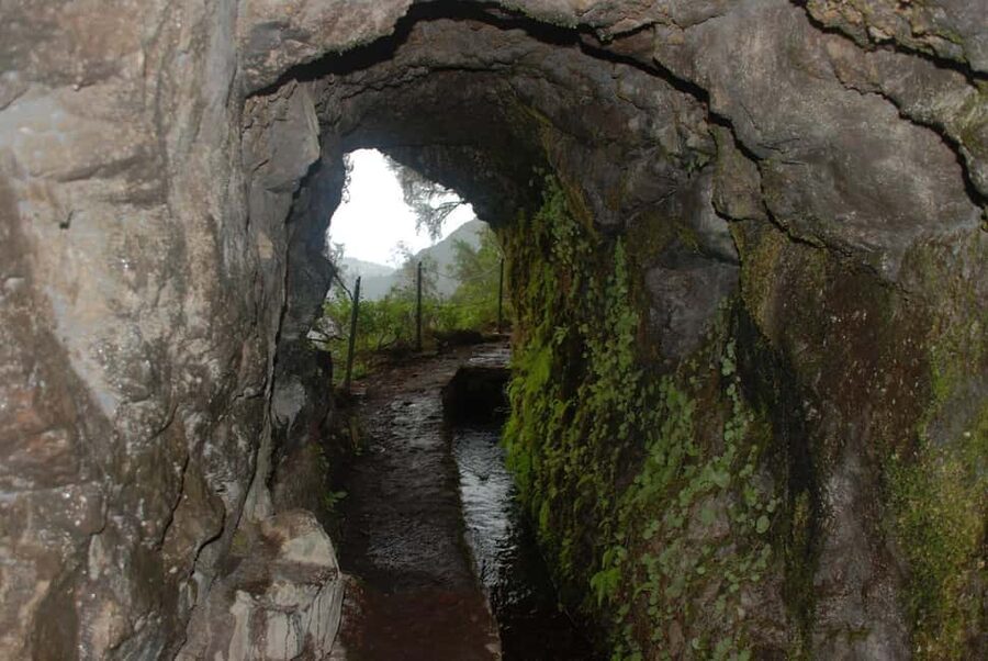 Caldeirão Verde: Queimadas PR9 Transfer and Self-Guided Hike - Key highlights worth your time
