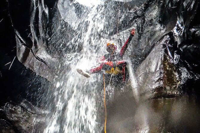 Canyoning in Salto do Cabrito (Sao Miguel - Azores) - Cold water reality, and what to wear so you stay comfortable