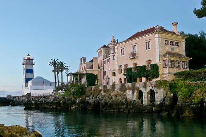 Cascais: Glamour and Decay by The Lisbon Coastline - Private Tour - Praia da Rainha: the perfect opener for Cascais views
