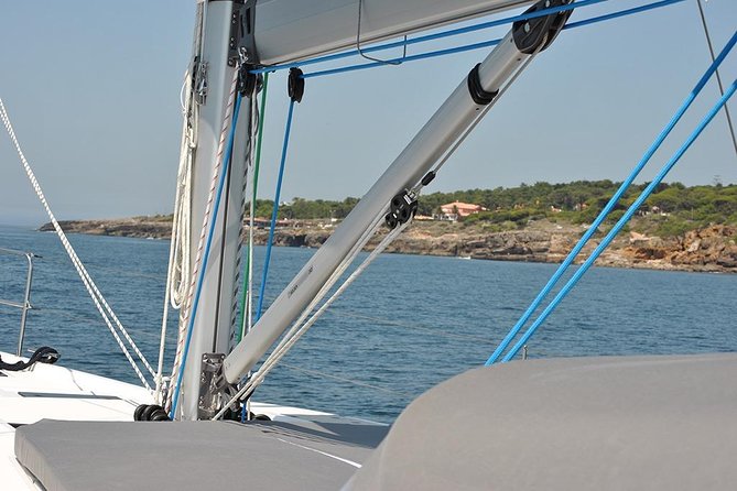 Cascais Private Sailing 2h Cruise with a drink - Sip local while you sail, with one welcome drink included