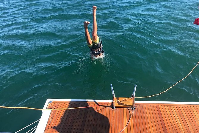 Cascais Private Sailing 2h Cruise with a drink - Morning or afternoon? How timing changes the feel