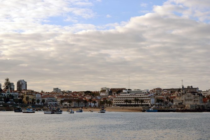 Cascais Private Sailing 2h Cruise with a drink - Stop by stop: what you are really getting at each coastline point