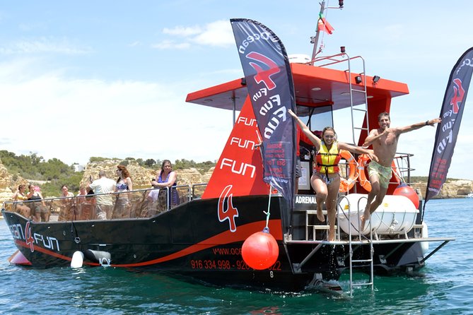 Catamaran Tour to Benagil Caves - Boat and Crew: Safety, Humor, and Multilingual Storytelling