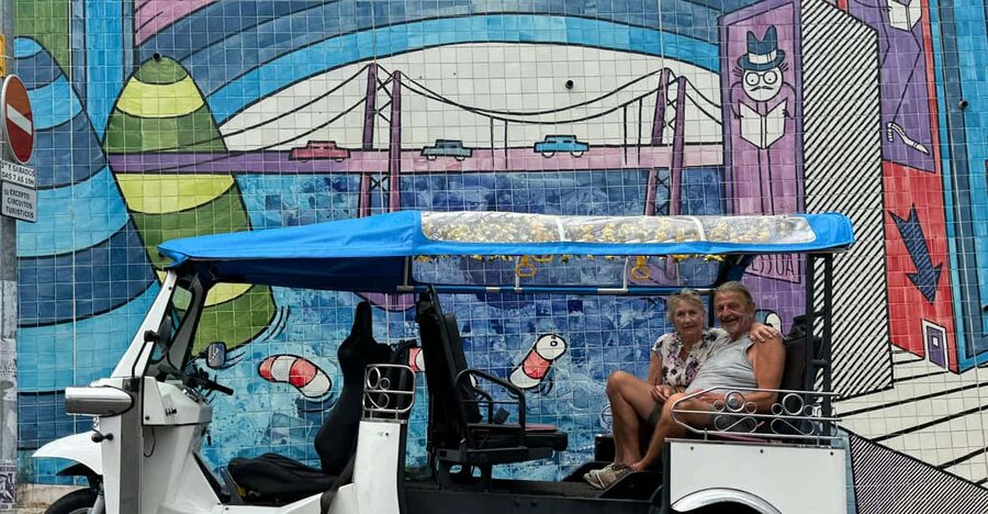 City Highlights Eco Tuk Tours - Pink Street to Commerce Square: the downtown warm-up you actually need